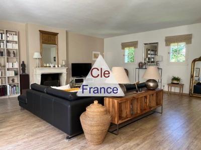 Angouleme Nord : Belle Maison De 220m² Sur Parc Clos