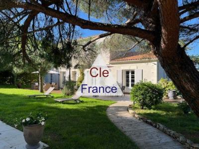Angouleme Nord : Belle Maison De 220m² Sur Parc Clos