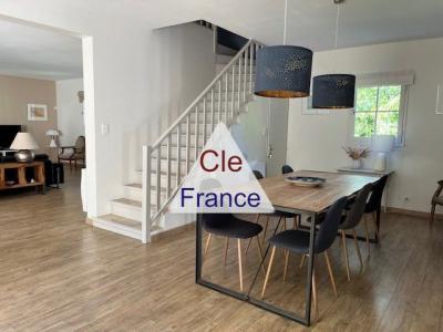 Angouleme Nord : Belle Maison De 220m² Sur Parc Clos