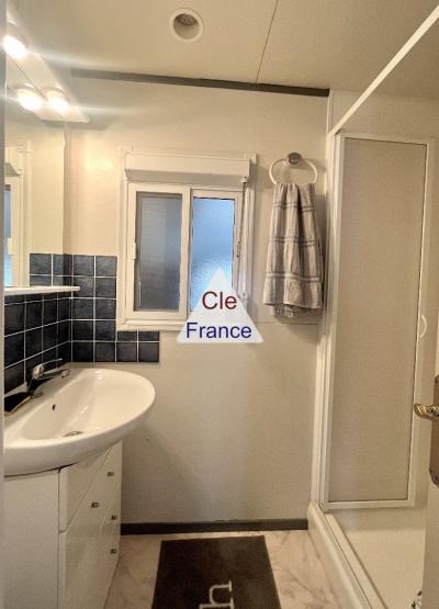 Terrain De Loisirs De 660 M² Avec Grand Mobil-home Tout Equipe