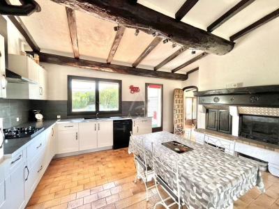 Villa De Plain-pied 5 Pieces  154 M² Sur 2750 M² Divisible
