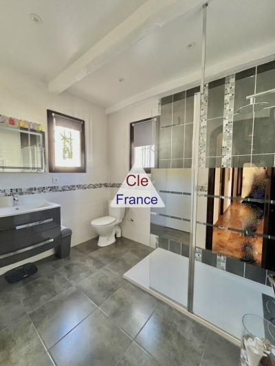 Villa De Plain-pied 5 Pieces  154 M² Sur 2750 M² Divisible