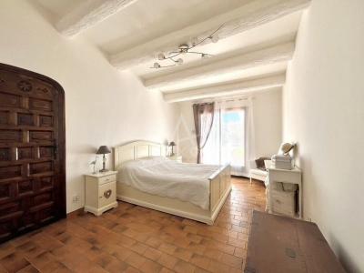 Villa De Plain-pied 5 Pieces  154 M² Sur 2750 M² Divisible
