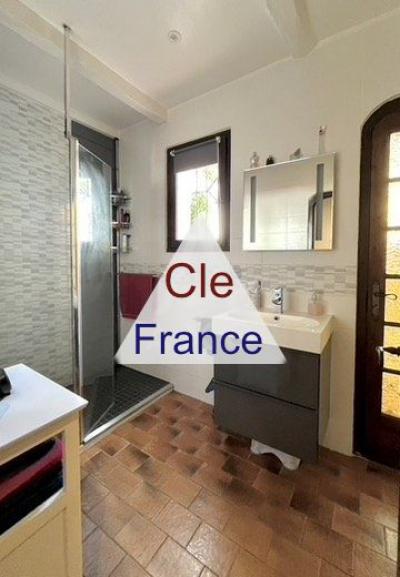 Villa De Plain-pied 5 Pieces  154 M² Sur 2750 M² Divisible