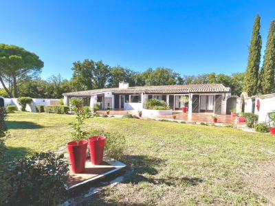 Villa De Plain-pied 5 Pieces  154 M² Sur 2750 M² Divisible