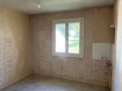 Vibrac. Maison De Plain-pied De Type 6 Pieces Sur Une Parcelle De 653 M² Environ à Renover Dans Son