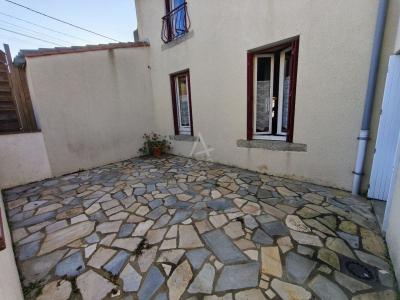 Maison De Village