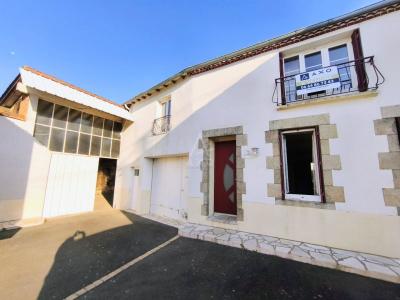 Maison De Village