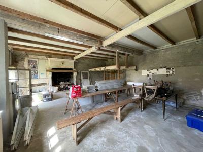 Ancienne Maison à Renover Sur Un Terrain De 6 100 M² Fort Potentiel, 25 Min Au Sud D\'angouleme