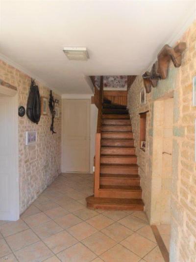 &#8364;350000 - Superb Detached Property With Pool And Gite