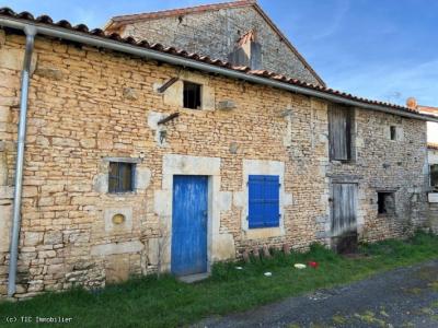 &#8364;196800 - Old 3-bedroom House + 2 Houses To Renovate With Garden And Outbuilding