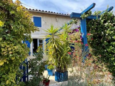 &#8364;228700 - Beautiful Charentaise House With A Pleasant Private Courtyard