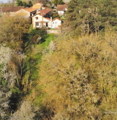 &#8364;123650 - Magnificent Views : 2 Bedroom House With Garden/woodland & River Frontage