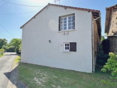 &#8364;159500 - Pretty 4 Bedroomed Cottage Near Civray