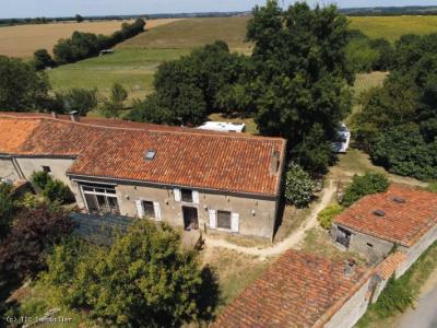 &#8364;304500 - Beautiful Old House With Large Plot And Numerous Outbuildings