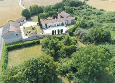 &#8364;514500 - Magnificent Domaine Of Almost A Hectare With 3 Bedrooms, Pool And Gite Potential