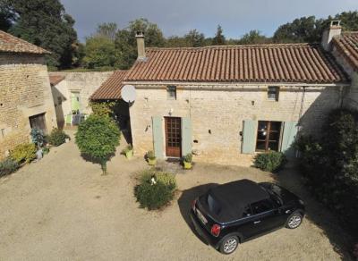 &#8364;249950 - Superb 3 Bedroom Stone House With Heated Swimming Pool