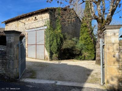 &#8364;315750 - 17th Century Unique \"relais De Poste\" Offering 4 Bedrooms And Heaps Of Character