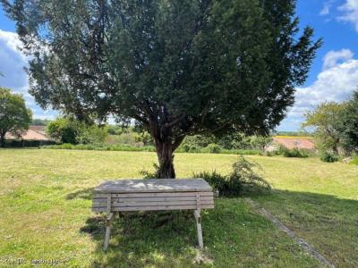 &#8364;115000 - Pretty 2 Bedroom Village House With Enclosed Garden And Lovely Views. Close To Civra