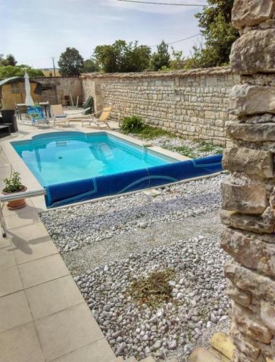 &#8364;319140 - Attractive 4 Bedroom Stone House With Separate Gite And Swimming Pool Near Mansle