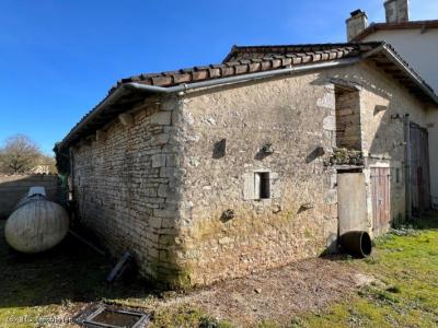 &#8364;117000 - Old 3-bedroom House + 2 Houses To Renovate With Garden And Outbuilding