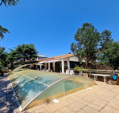 Near The Sea, Beautiful Villa With 296 M2 Of Living Space, Spacious Garage And Large Annexe On 2375