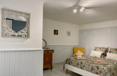 An Ideal Apartment In The Heart Of A Sought After City, Accessible By Car, In A Quiet Location Near