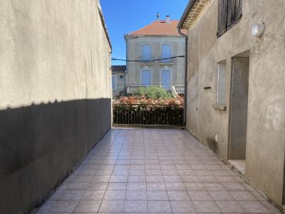 Spacious, Fully Renovated Stone Village House With About 160 M2 Of Living Space, A Garage And A Larg