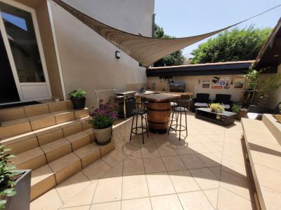 Very Pretty Fully Renovated House With 150 M2 Of Living Space, Garage And Lovely Sunny Terrace.