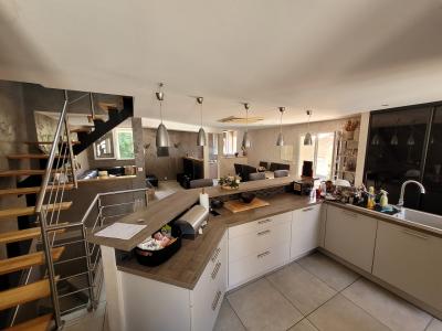 Very Pretty Fully Renovated House With 150 M2 Of Living Space, Garage And Lovely Sunny Terrace.