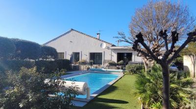 Superb Atypical Winegrower\'s Property With 150 M2 Of Living Space On 850 M2 Of Land With Swimming P