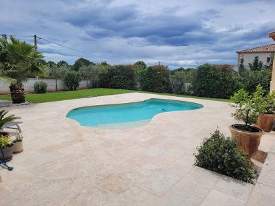 Superb Spacious Bastide-style Villa Offering 195 M2 Of Living Space On 1000 M2 Of Land With Uninterr