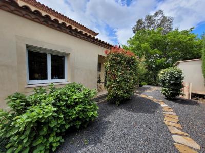 Superb Spacious Bastide-style Villa Offering 195 M2 Of Living Space On 1000 M2 Of Land With Uninterr