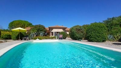 Charming Single Storey Villa With 190 M2 Of Living Space On A 3135 M2 Landscaped Plot With Pool Supe