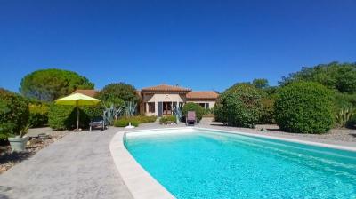 Charming Single Storey Villa With 190 M2 Of Living Space On A 3135 M2 Landscaped Plot With Pool Supe