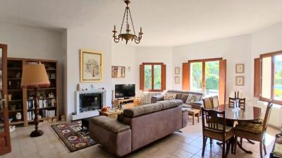 Charming Single Storey Villa With 190 M2 Of Living Space On A 3135 M2 Landscaped Plot With Pool Supe