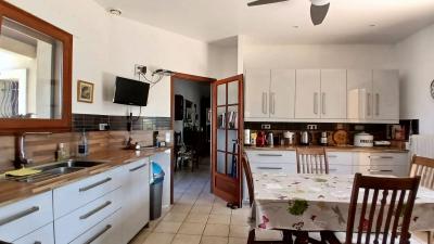 Charming Single Storey Villa With 190 M2 Of Living Space On A 3135 M2 Landscaped Plot With Pool Supe