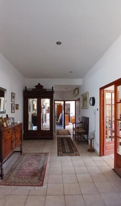 Charming Single Storey Villa With 190 M2 Of Living Space On A 3135 M2 Landscaped Plot With Pool Supe