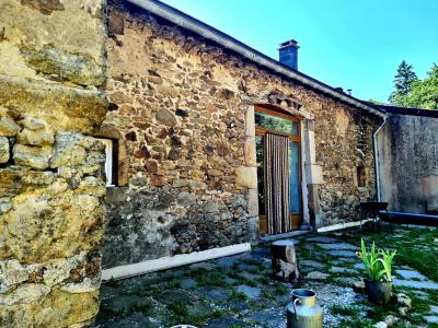 Beautiful Character Stone House With 275 M2 Of Living Space, Possibility For Gites And A Plot Of 115