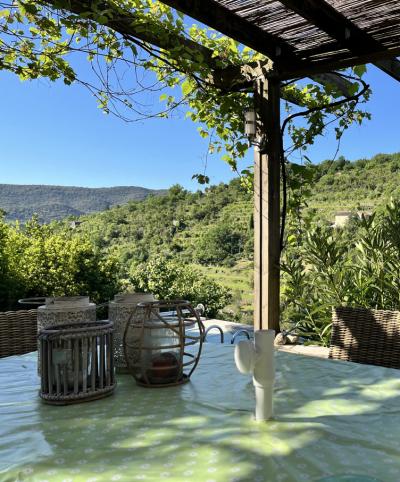 Superb Little Farmhouse Built In 2005, With 75 M2 Of Living Space On A Terraced Plot Of 2540 M2 With