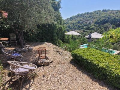 Superb Little Farmhouse Built In 2005, With 75 M2 Of Living Space On A Terraced Plot Of 2540 M2 With