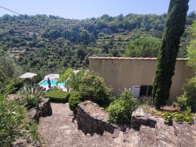 Superb Little Farmhouse Built In 2005, With 75 M2 Of Living Space On A Terraced Plot Of 2540 M2 With