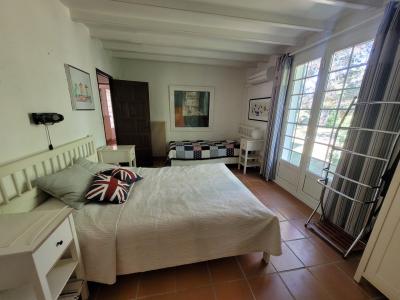 A Haven Of Peace Nestling In A Pine Forest - Charming Villa 10 Minutes From The Town Centre.