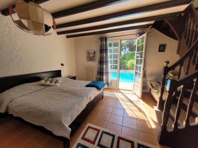 A Haven Of Peace Nestling In A Pine Forest - Charming Villa 10 Minutes From The Town Centre.