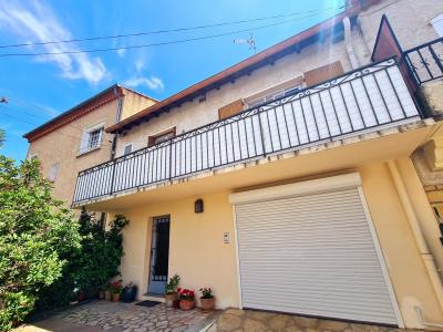 Pleasant City House With 3 Bedrooms, Garage, Courtyard, Garden And Roof Terrace, In A Quiet Area.