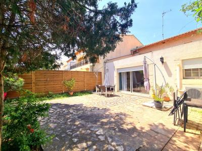 Pleasant City House With 3 Bedrooms, Garage, Courtyard, Garden And Roof Terrace, In A Quiet Area.