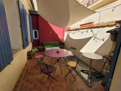 Superb Townhouse With 125 M2 Of Living Space, Garage, Courtyard And Potential For A Studio/gallery.
