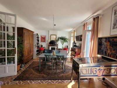 Superb Townhouse With 125 M2 Of Living Space, Garage, Courtyard And Potential For A Studio/gallery.