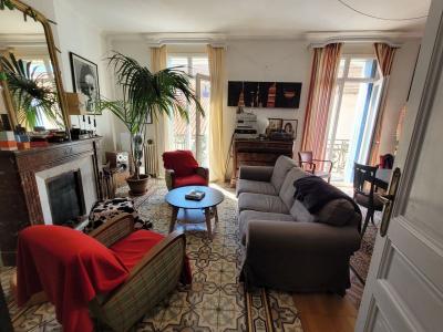 Superb Townhouse With 125 M2 Of Living Space, Garage, Courtyard And Potential For A Studio/gallery.