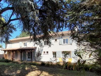 &#8364;260500 - Beautifully Renovated Detached 4 Bedroomed Property